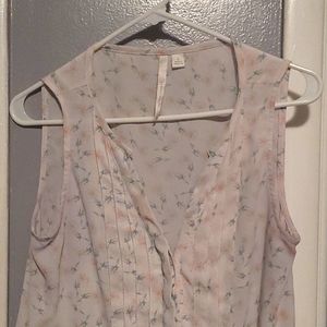 Women's sized small top